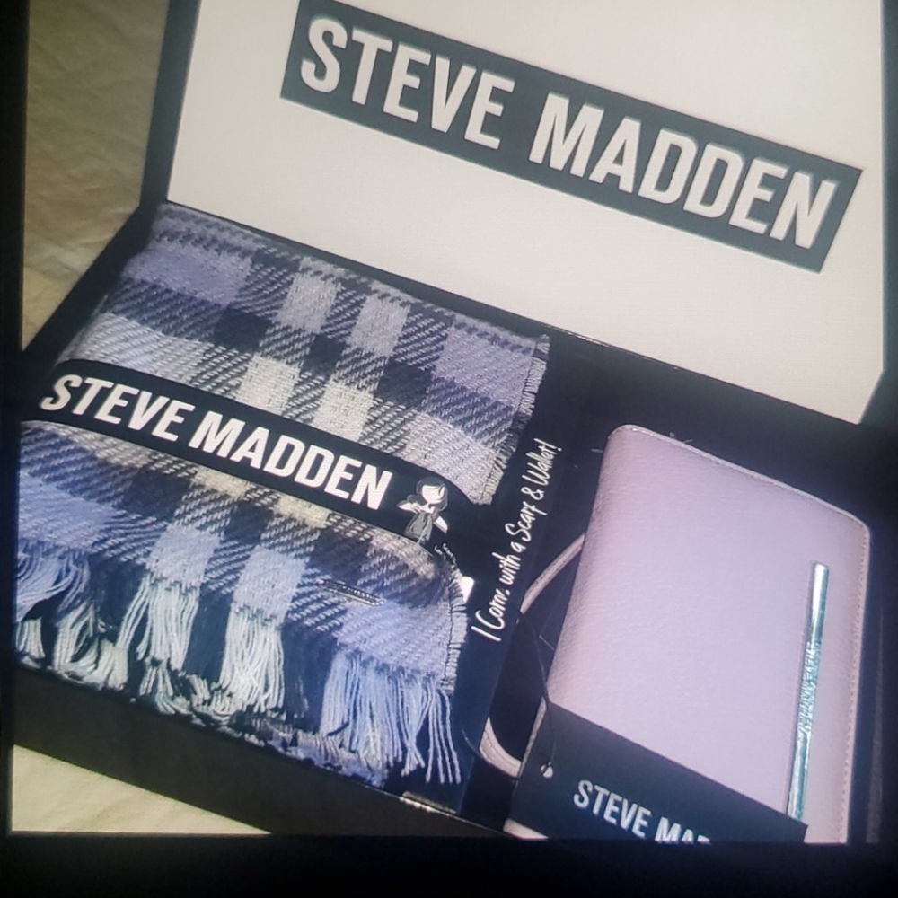 Scarf & Wallet Set - Picture 3 of 3